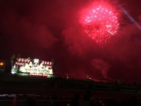 海上打ち上げ花火＆「海上うんづら」